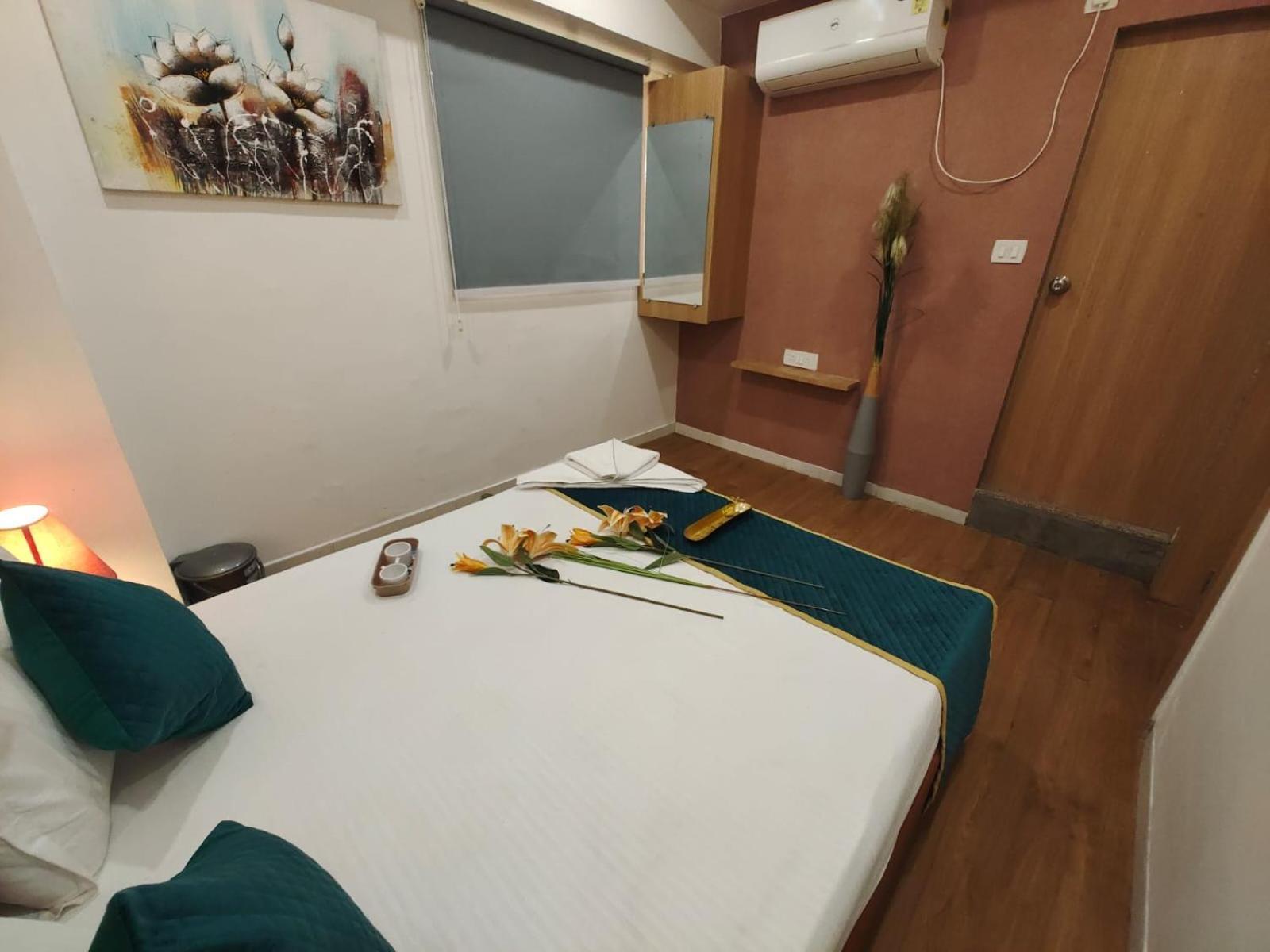 Hotel Prasang 수라트 외부 사진